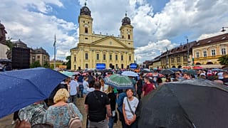 Magyar Péter anyák napjára szervezett tüntetést Debrecenben