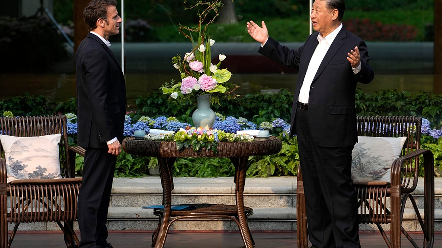 Xi trifft Macron in Paris.