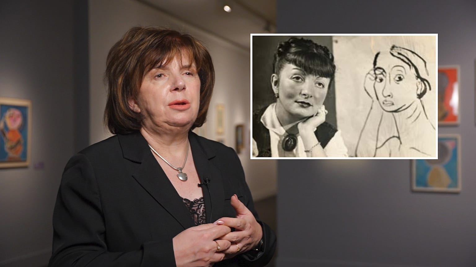 Kolozsváry Marianna kurátor, mellette Anna Margit archív fotója 1942-ből