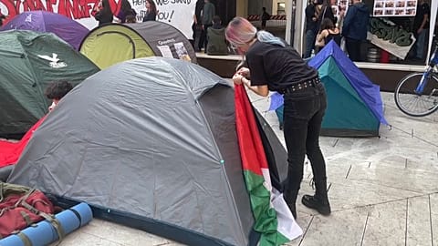 Campamento de protesta en la Universidad de Bolonia.