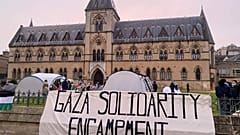 دانشجویان بریتانیایی در حمایت از فلسطینی‌های غزه با همتایان آمریکایی خود همبستگی کردند