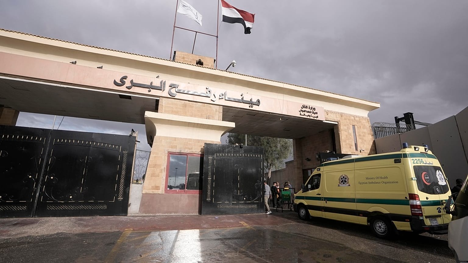 Israel assume "controlo operacional" do lado palestiniano da passagem de Rafah