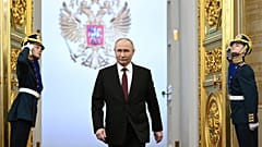 Wladimir Putin kommt zu seiner Amtseinführung als russischer Präsident im Großen Kremlpalast in Moskau, Russland, am Dienstag, 7. Mai 2024, an.