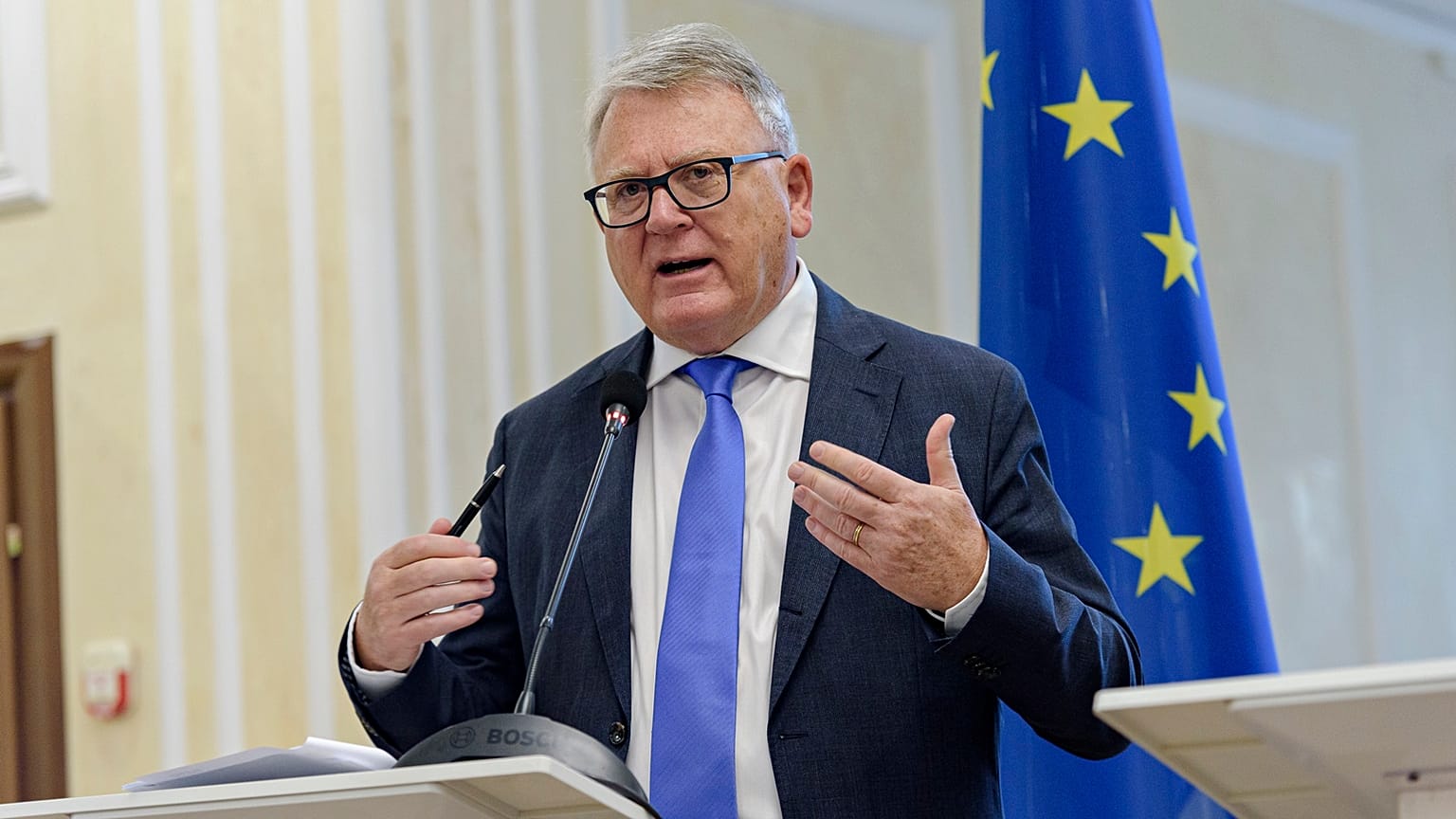Nicolas Schmit foi eleito pelo Partido dos Socialistas Europeus (PSE) como seu principal candidato às eleições para o Parlamento Europeu.