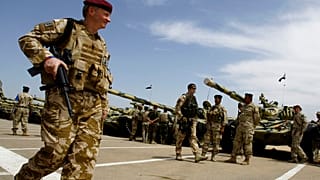 İngiliz askerleri Irak 'tai bir eğitim görevi sırasında 