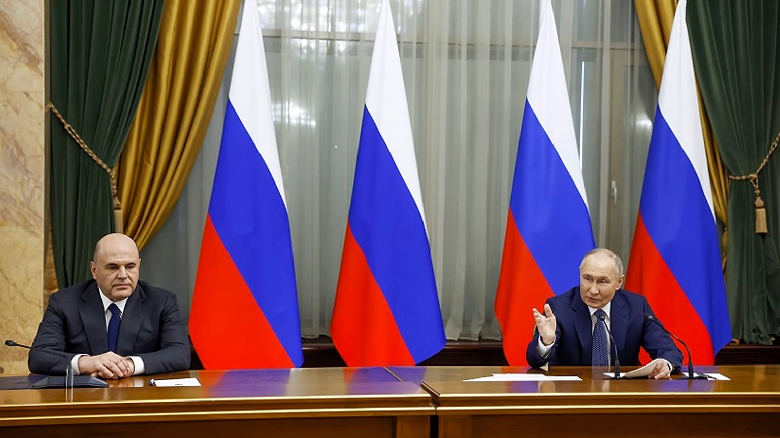 Josep Borrell aconselha Estados-membros da UE a não marcarem presença na tomada de posse de Putin