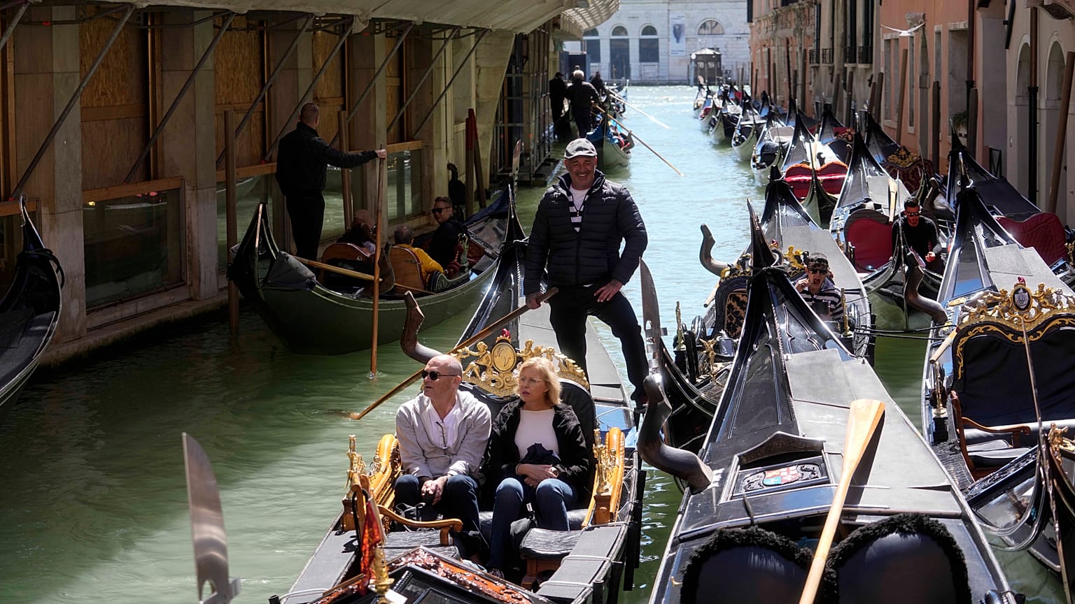 Turistas en Venecia en abril de 2024.