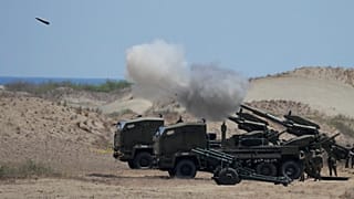 الجيش الفلبيني يطلق مدافع هاوتزر ATMOS عيار 155 ملم خلال مناورة عسكرية مشتركة يوم الأربعاء، 8 مايو 2024