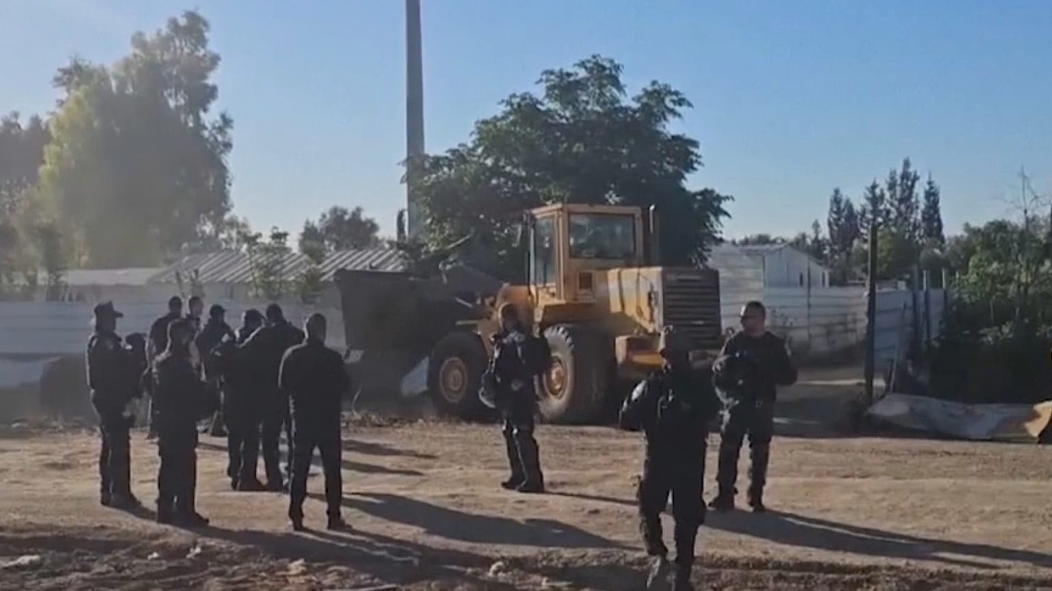 إزالة المنازل في أم بطين بصحراء النقب