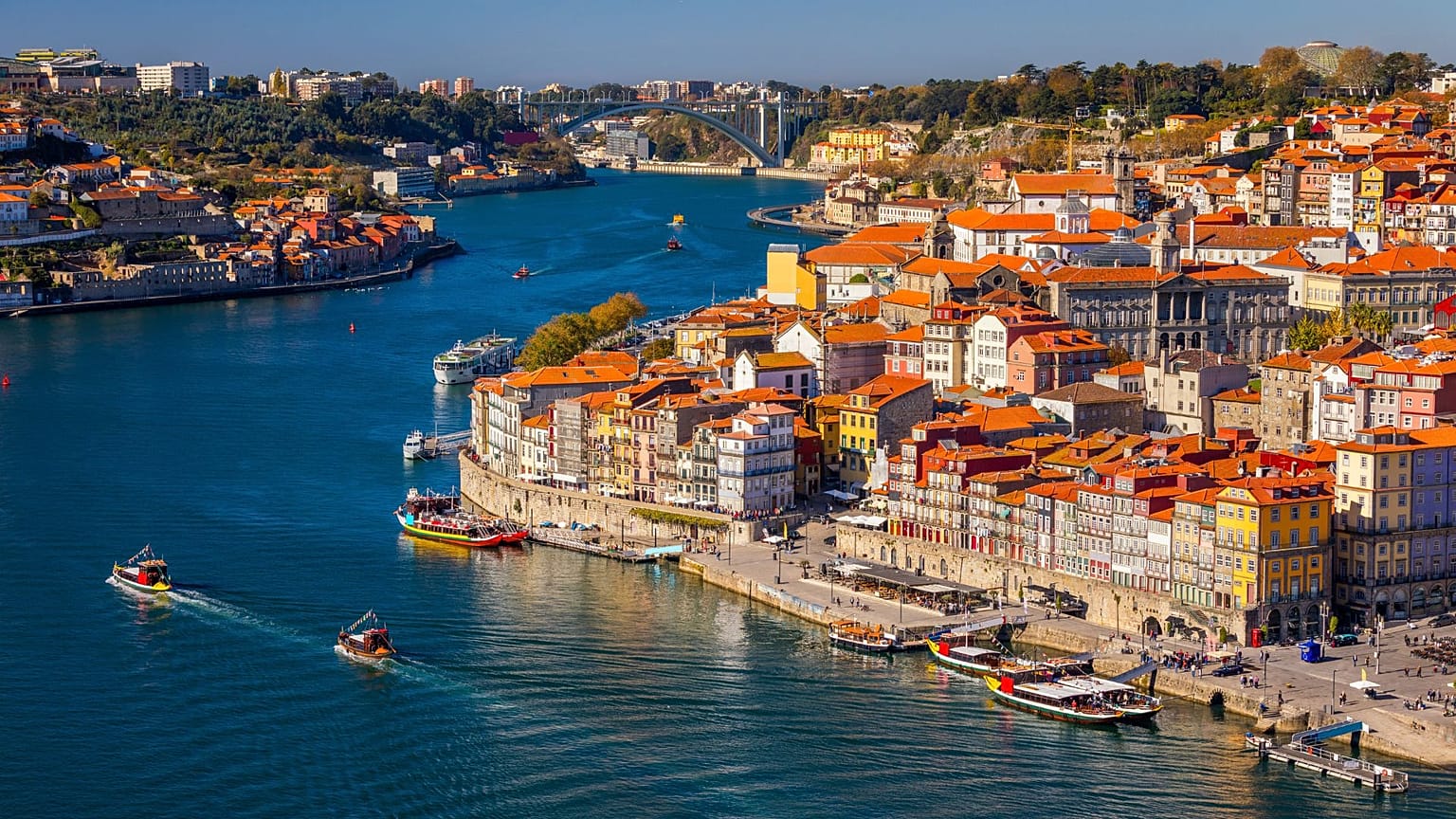 Oporto (Portugal) es uno de los cinco lugares más económicos para viajar este verano.