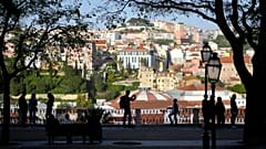 Aumenta el número total de personas con empleo, pero vuelve a aumentar la tasa de paro