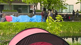 Illegális bevándorlók sátrai Dublinban
