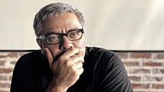 El cineasta iraní Mohammad Rasoulof, condenado a ocho años de cárcel y flagelación