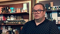 Dima in seinem Geschäft