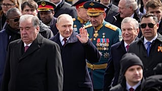Rusya Devlet Başkanı Vladimir Putin, Kızıl Meydan'da düzenlenen Zafer Günü etkinliğine eski Sovyet ülkelerin liderleriyle birlikte katıldı