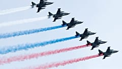 La aviación rusa sobrevuela la Plaza Roja