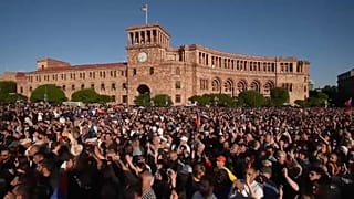 مظاهرات في ساحة الجمهورية في بريفان 