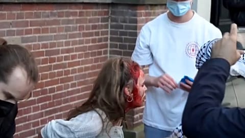 Hollanda polisi, Amsterdam Üniversitesi'ndeki İsrail karşıtı gösteriye katılan öğrencilere sert müdahale etti