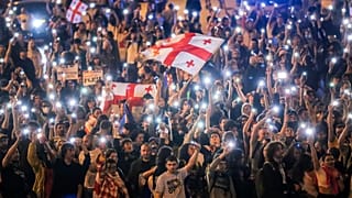 Protestos na Geórgia contra lei da "influência estrangeira"