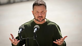 Volodimir Zelenszkij ukrán elnök az Európai Parlament elnökével közösen tartott sajtótájékoztatón 2024. május 9-én Kijevben