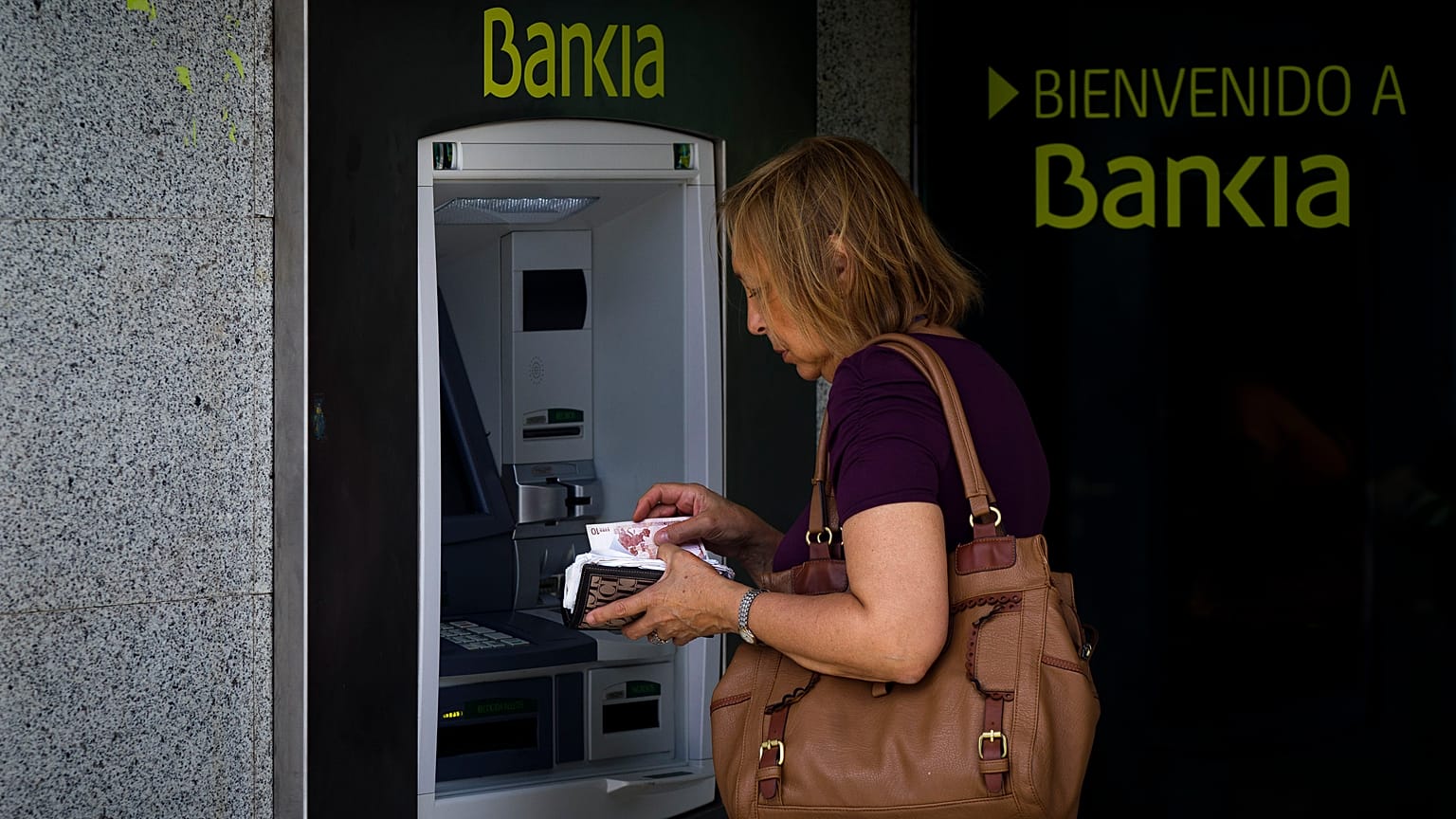 En Rumanía, alrededor de tres de cada diez personas mayores de 15 años no tenían cuenta bancaria en 2021.