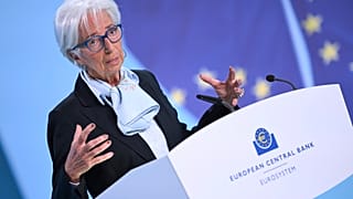 Christine Lagarde, right, President of the European Central Bank (ECB)