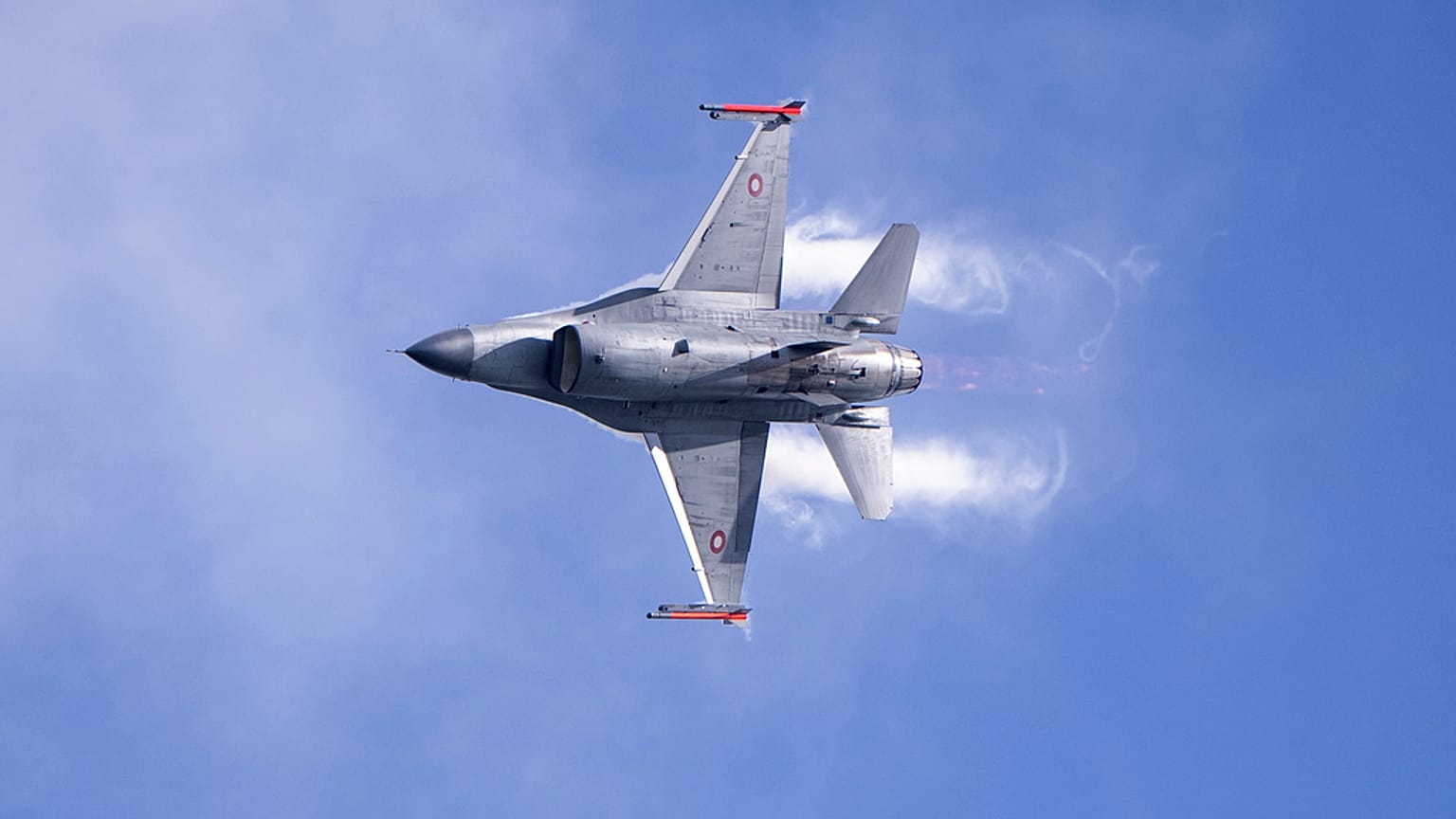F-16 savaş uçağı