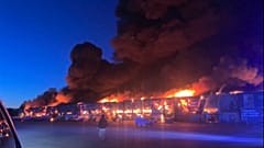 Según la brigada de bomberos, más del 80% del recinto estaba en llamas.