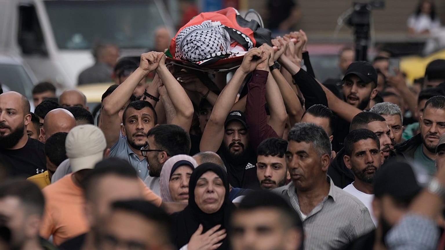 تشييع الشاب الذي قتله الجيش الإسرائيلي 