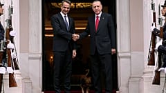 الرئيس التركي رجب طيب لأردوغان ورئيس الوزراء اليوناني كيرياكوس ميتسوتاكيس 
