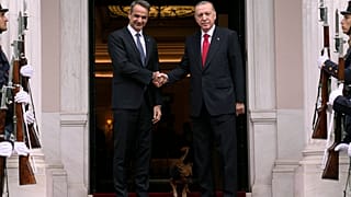 الرئيس التركي رجب طيب لأردوغان ورئيس الوزراء اليوناني كيرياكوس ميتسوتاكيس 