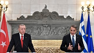 Cumhurbaşkanı Recep Tayyip Erdoğan (sol), Yunanistan Başbakanı Kiryakos Miçotakis