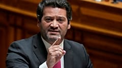 O líder do Chega, André Ventura, acusa o Presidente da República de usurpação das funções e de coação do Governo