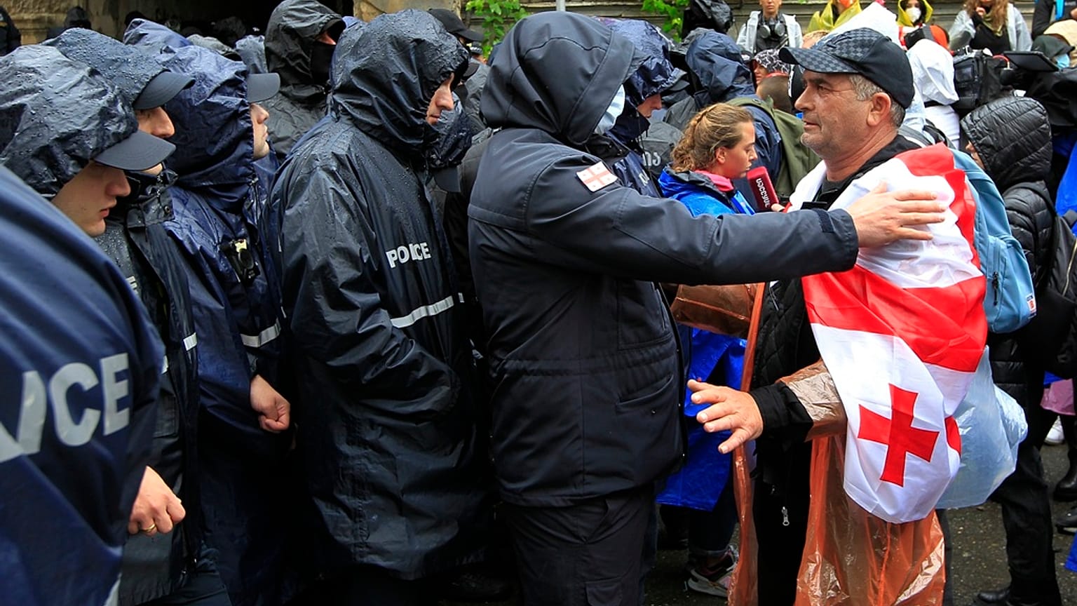 Διαδηλώσεις κατά του αποκαλούμενου ρωσικού νόμου στην Τιφλίδα