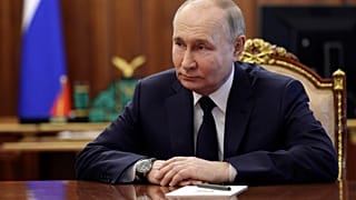 Вечером 14 мая президент РФ Владимир Путин встретился с новым составом кабмина