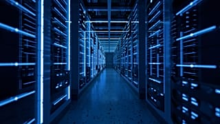 Τα κέντρα δεδομένων της Microsoft πολλαπλασιάστηκαν με την άνοδο της τεχνητής νοημοσύνης, αυξάνοντας τις εκπομπές ρύπων κατά 30%.