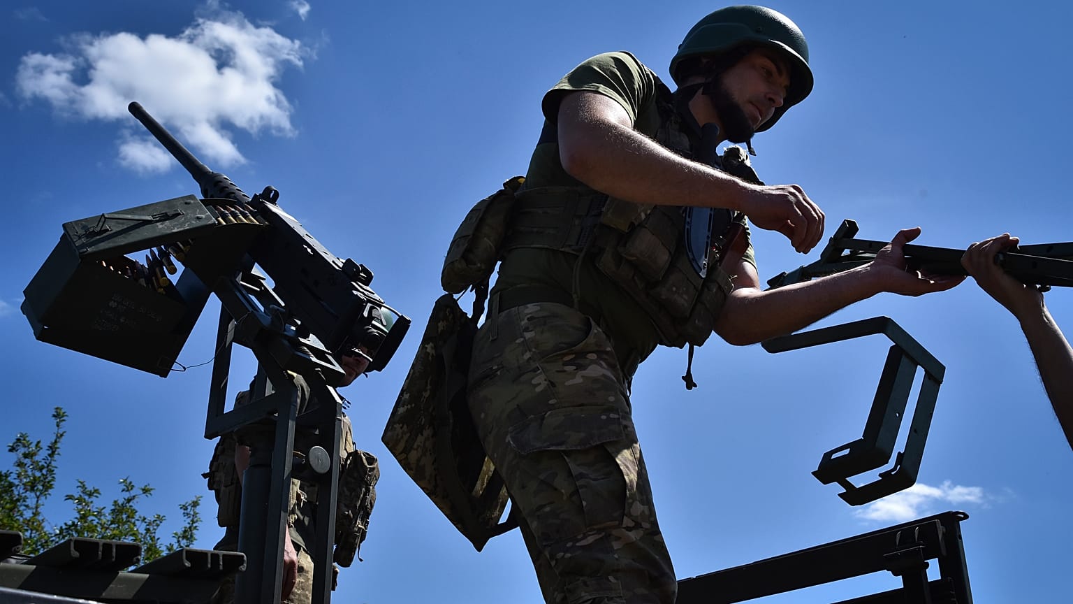 Украинские военнослужащие мобильного подразделения ПВО