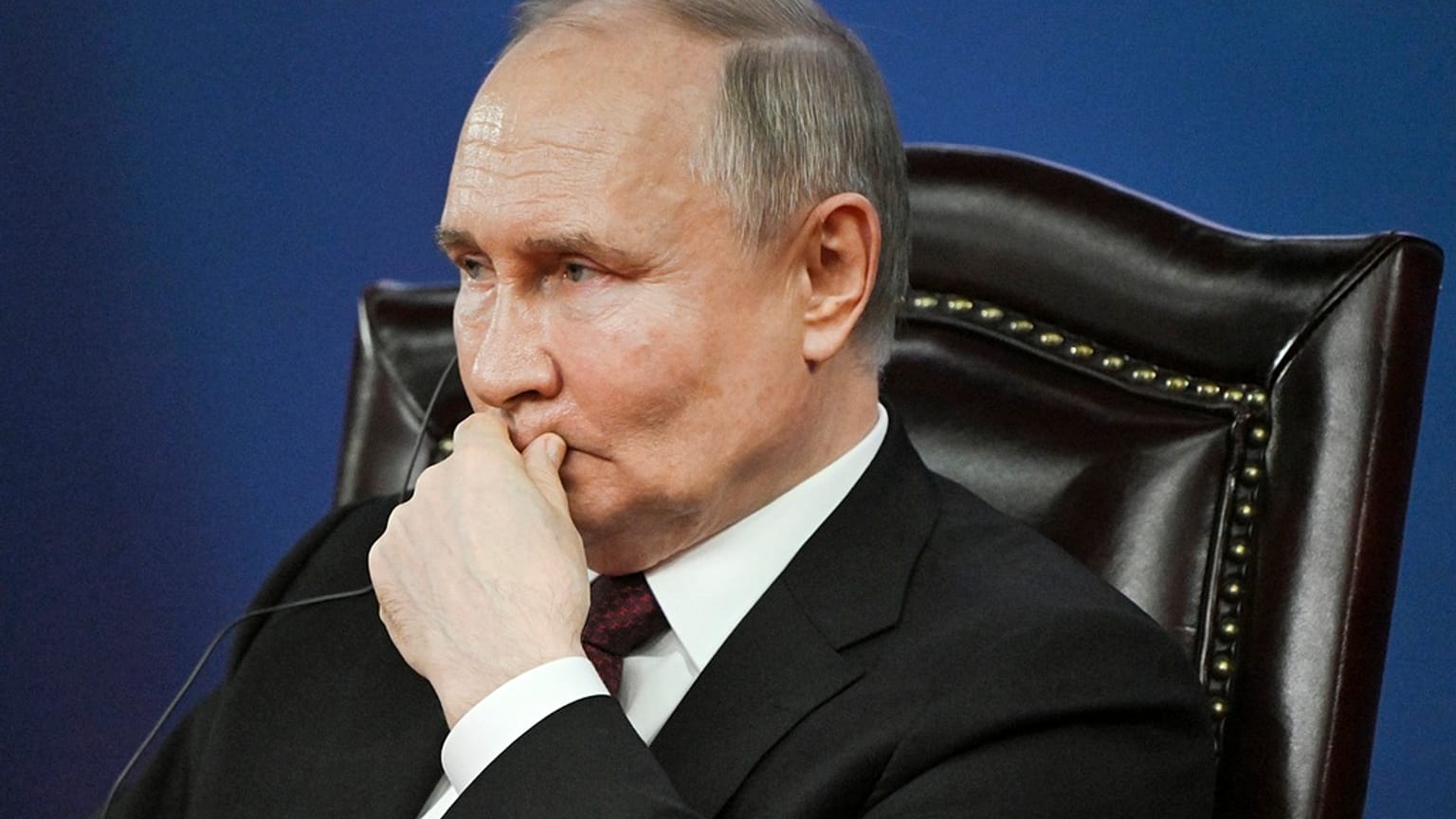 Rusya Devlet Başkanı Vladimir Putin, Çin'in kuzeydoğusundaki Heilongjiang Eyaleti'nin Harbin kentinde bulunan Harbin Teknoloji Enstitüsü öğrencileriyle görüştü, 17 Mayıs 2024.