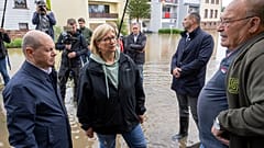 Scholz visita a los vecinos afectados por las inundaciones