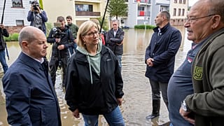 Scholz visita a los vecinos afectados por las inundaciones
