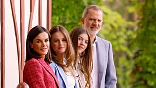 La Familia Real al completo posando en los Jardines del Campo del Moro
