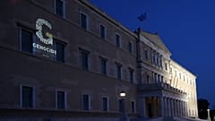 Την Ημέρα Μνήμης της Γενοκτονίας των Ελλήνων του Πόντου τίμησε η Βουλή των Ελλήνων με την φωταγώγηση της πρόσοψης του κτηρίου της.