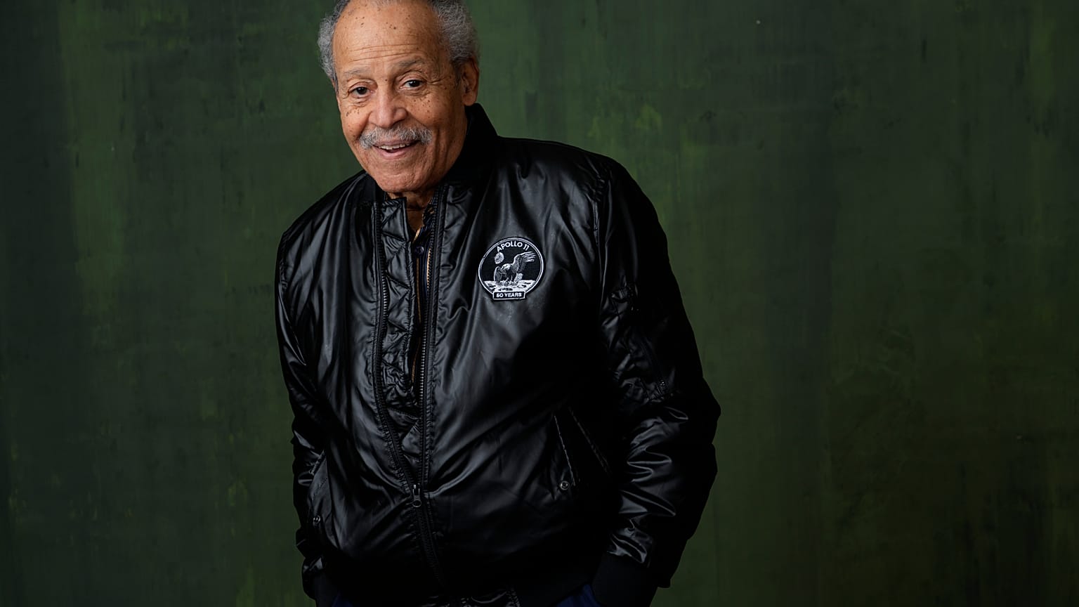 El ex astronauta de la NASA Ed Dwight posa para un retrato para promocionar el documental de National Geographic "The Space Race" durante la Winter Television Critics Association. 