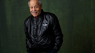 El ex astronauta de la NASA Ed Dwight posa para un retrato para promocionar el documental de National Geographic "The Space Race" durante la Winter Television Critics Association.