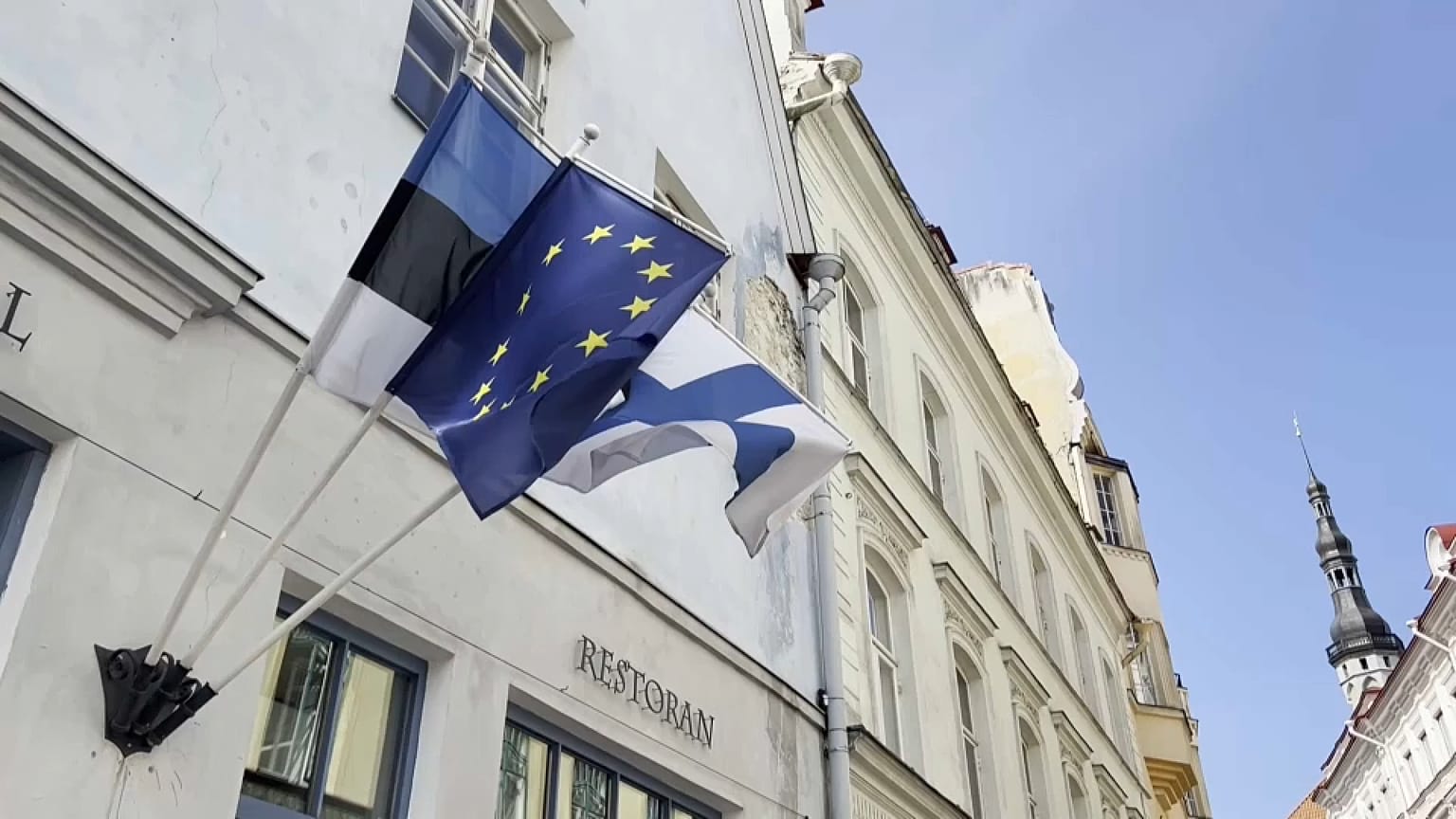 Drapeaux estoniens et européens, mai 2024.