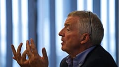 El consejero delegado de Ryanair, Michael O'Leary, habla con los periodistas durante una rueda de prensa en Bruselas, el jueves 1 de julio de 2021. 