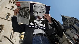 Nach einem Zwischenstopp in Bangkok soll WikiLeaks-Gründer Julian Assange freikommen - nach einem Schuldbekenntnis vor einem US-Bundesgericht.