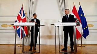 Ausztria támogatja a brit Ruanda-tervet