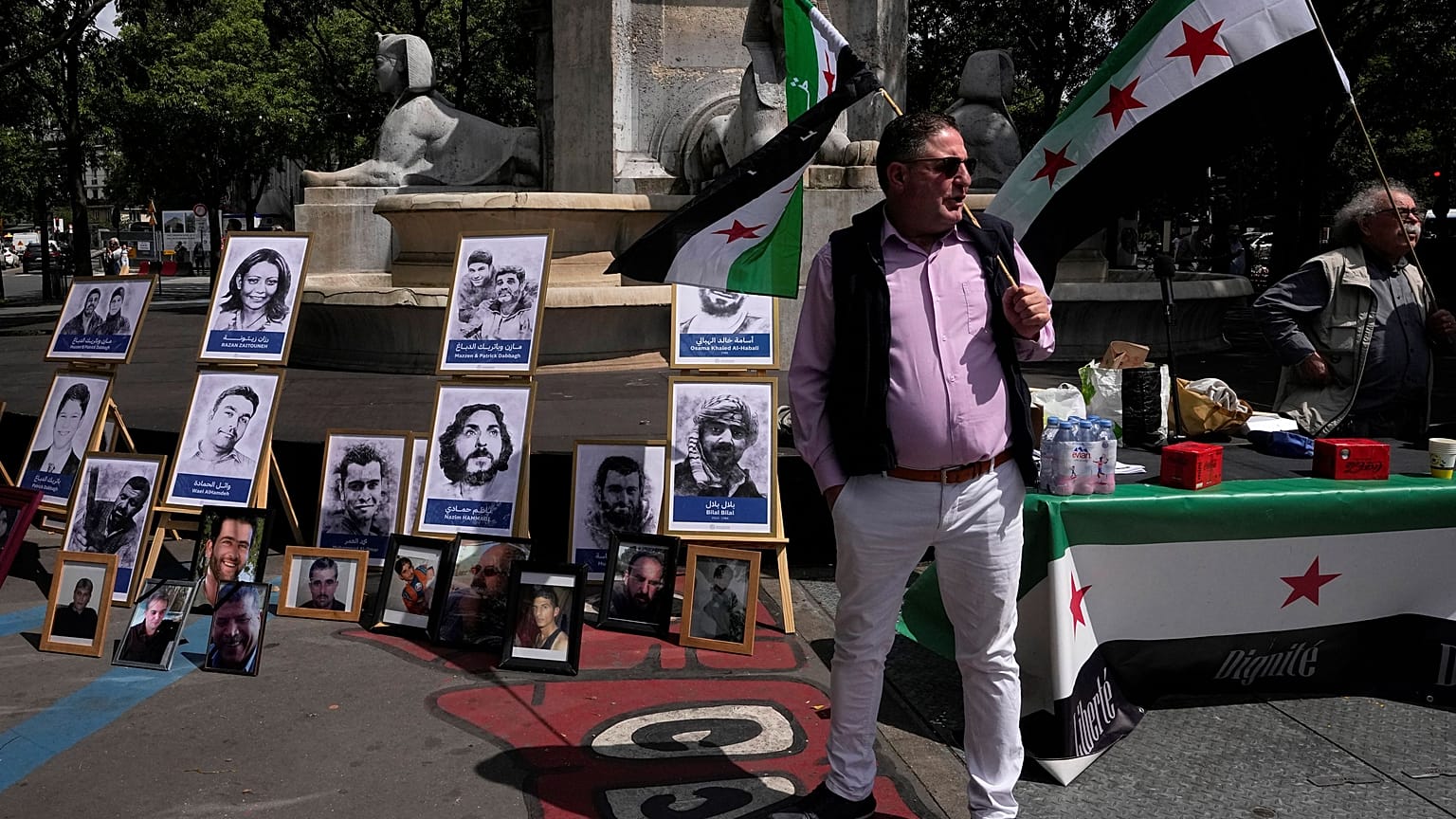 صور الضحايا المزعومين للنظام السوري