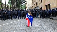 Surnommé "la loi russe", le texte très controversé pourrait compromettre les chances d'adhésion de Tbilissi à l'Union européenne.